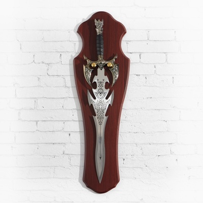 Панно на стену «Макет оружия: сувенирный меч на планшете», змеи на уголках эфеса, 56 см