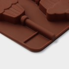 Форма для леденцов Доляна «Кексик», силикон, 25×9,5×1,5 см, 6 ячеек, с палочками, цвет коричневый - Фото 4