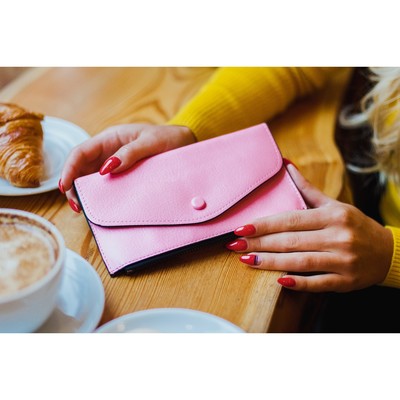 Кошелёк женский, отдел на клапане, цвет малиновый
