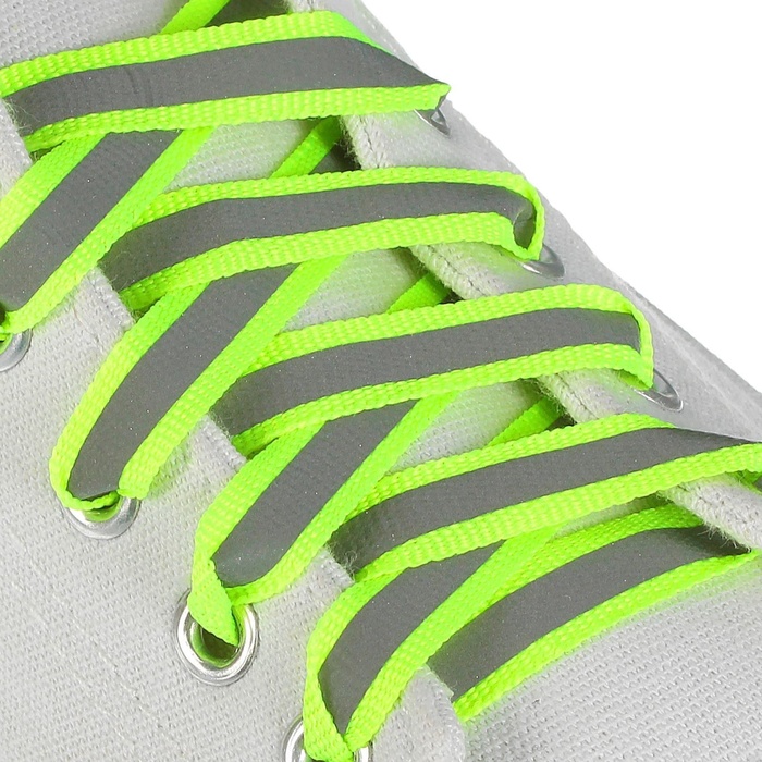 Шнурки для обуви, пара, плоские, со светоотражающей полосой, 10 мм, 70 см, цвет зелёный неоновый - фото 1896570645