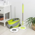 Набор для уборки: ведро на колёсиках с металлической центрифугой 15 л, швабра, запасная насадка из микрофибры, дозатор, цвет МИКС - Фото 10