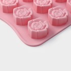 Форма для конфет и шоколада Доляна «Розочки», силикон, 20.5×10.5×1.5 см, 15 ячеек (3×3 см), МИКС - Фото 3