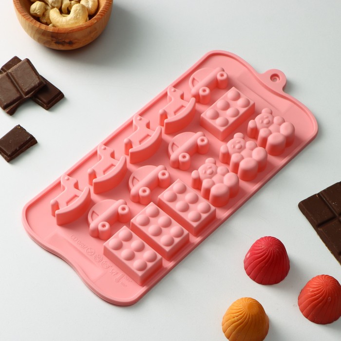 Форма для конфет и шоколада Доляна «Детские игрушки», силикон, 21×11 см, 15 ячеек (3,5×2 см), цвет МИКС - Фото 1