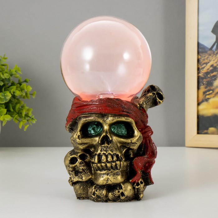 Плазменный шар полистоун "Череп пирата в красной бандане" 19х11х9,5 см RISALUX - фото 1908304821