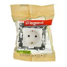 Розетка Legrand Etika 672221, 16 А, одноместная, скрытая, с з/к, белая 2151178 - фото 16355487