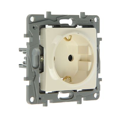 Розетка Legrand Etika 672321, 16 А, одноместная, скрытая, с з/к, слоновая кость