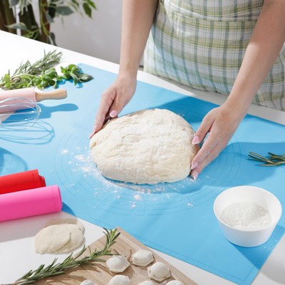 Коврик для выпечки и раскатки теста с разметкой Доляна «Буссен», силикон, 61.5×41.5 см, МИКС