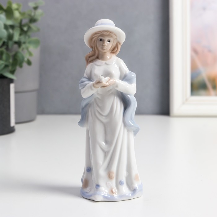 Фигурка керамика «Девочка с шарфом, с голубем», цветной, 14×5×5.5 см