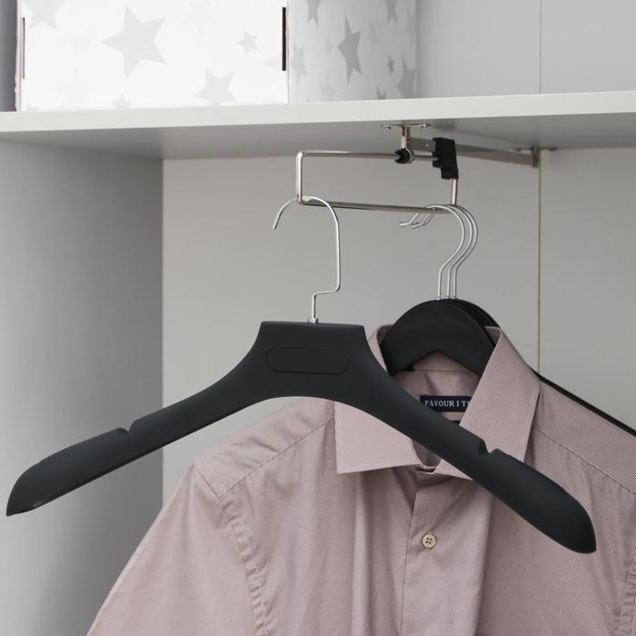 Плечики - вешалка для одежды, размер 48-50, покрытие soft-touch, цвет чёрный - Фото 1