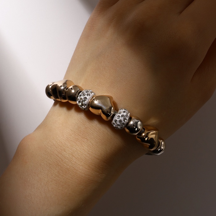 Браслет с шармами «Марджери», стразы, сердце, белый в серебре, d=6.5 см - Фото 1