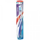 Зубная щётка Aquafresh Max Active, средняя жёсткость - Фото 1