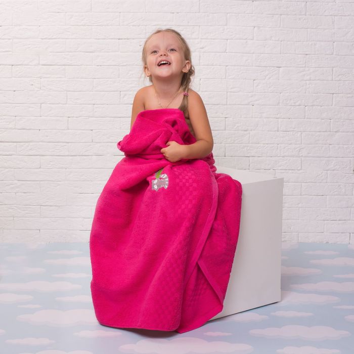 Полотенце детское Collorista Забавный енот, цвет фуксия, 90х140 см, 400 гр/м2 - Фото 1