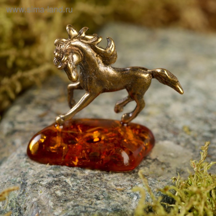 Сувенир из латуни и янтаря "Лошадь" на подставке - Фото 1