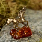 Сувенир из латуни и янтаря "Лошадь" на подставке - Фото 2