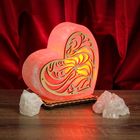 Соляной светильник "Сердце" большой с узором 18 х 17 х 6 см, деревянный декор, цельный кристалл - Фото 1