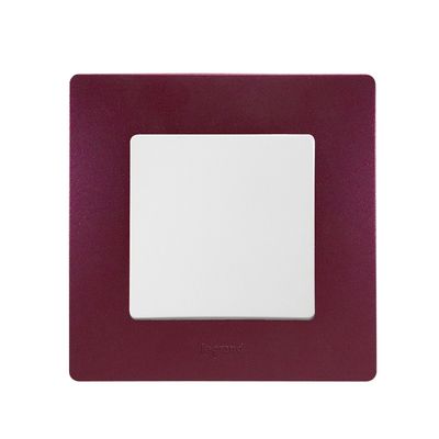 Рамка для розеток и выключателей Legrand Etika, 1 пост, сливовая, 672561