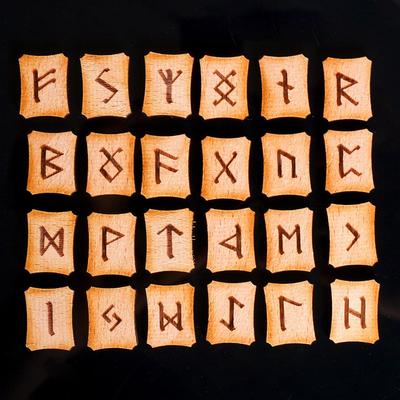 Руны для гадания «Скандинавские», 25 шт., натуральный дуб, мешочек, 16+