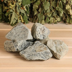 Камень для бани "Габбро-диабаз" обвалованный, коробка 20 кг, мытый