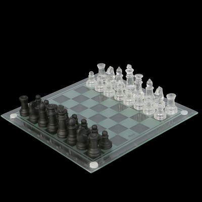 Игра настольная «Шахматы», стеклянные, доска прозрачная, 24х24 см УЦЕНКА