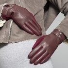 Перчатки женские, безразмерные, пряжка, без подклада, цвет бордовый - Фото 1