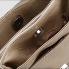 Сумка женская на клапане, 2 отдела, наружный карман, регулируемый ремень, цвет бежевый - Фото 5