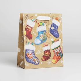 Пакет крафтовый вертикальный «Носочки с подарками», MS 18 × 23 × 8 см