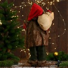 Дед Мороз "В пушистой жилетке, с веточками" 45 см - фото 3803072