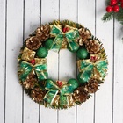 Венок новогодний d=22 см «Зимнее волшебство», зелёные бантики с шариками - Фото 2