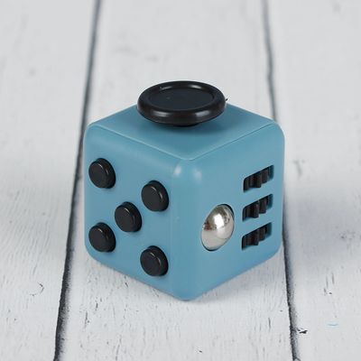Кубик-антистресс, чёрные кнопки, цвет серый