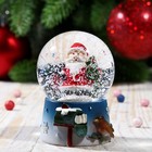 Сувенир полистоун водяной шар "Дед Мороз с воробушком" 6,5х4,5х4,5 см - Фото 5
