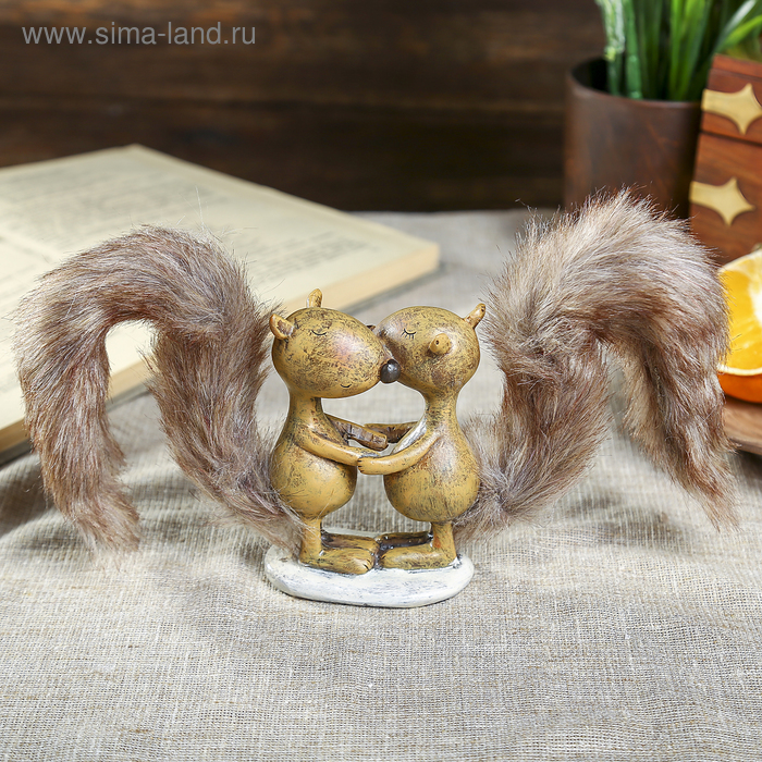 Сувенир полистоун "Влюблённые бельчата с пушистыми хвостиками" 14х13х4,5 см - Фото 1