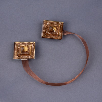 Подхват для штор «Блестящий квадрат», 4×4 см, коричневый