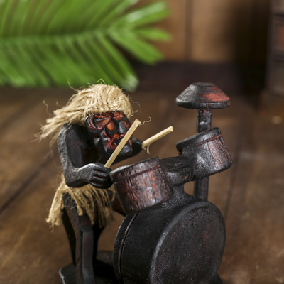 Сувенир «Абориген с барабанной установкой», 15 см, дерево