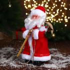 Дед Мороз "В красной шубе, с посохом" 27 см - фото 3803931