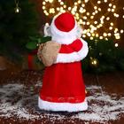 Дед Мороз "В красной шубе, с посохом" 27 см - фото 3803932