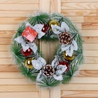 Венок новогодний d=27 см «Зимнее волшебство. Шишки и листики», в снегу - Фото 4