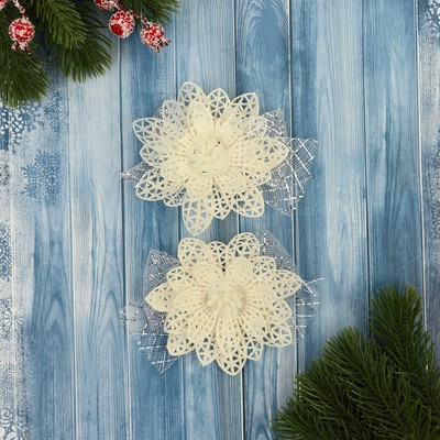 Ёлочные игрушки 2 шт. «Зимнее волшебство. Бантик с пышным цветком» пластик, 11×9 см, белый