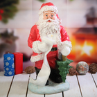 Фигурка "Дед Мороз со списком подарков" 47х24 см - Фото 1