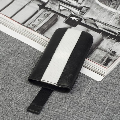 Чехол Time для телефона, с ремешком, размер 9, цвет чёрный/белый