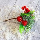 Декор "Новогодние мечты" ягоды с шишкой и листьями 13 см - Фото 2