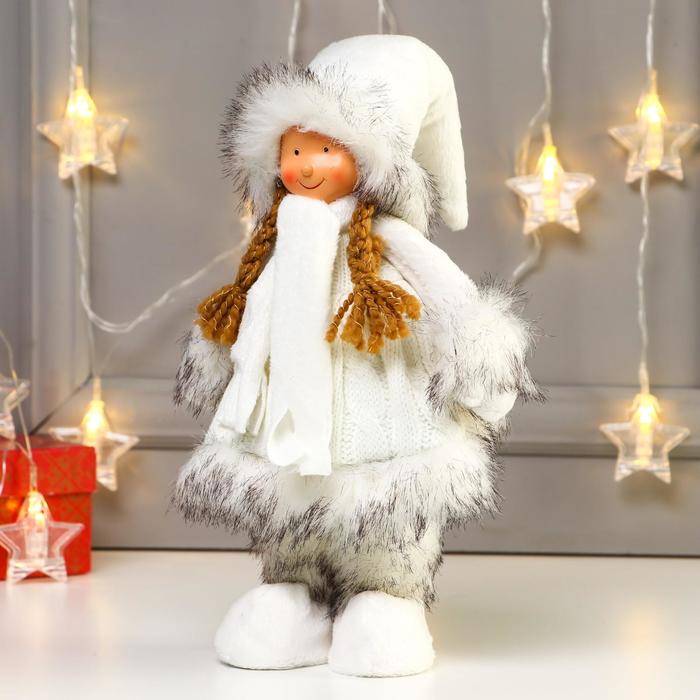 Кукла интерьерная "Девочка в вязаном платье и белом шарфике" 31 см - фото 1906871453