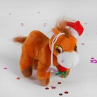 Мягкая игрушка-присоска "Лошадь в шапке с шарфом" цвета МИКС - Фото 1