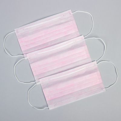 Маска трехслойная розовый цвет