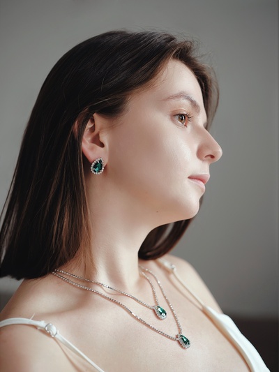 Набор 2 предмета: серьги, колье «Жаклин» дуэт, капля, цвет бело-изумрудный в серебре, 45см