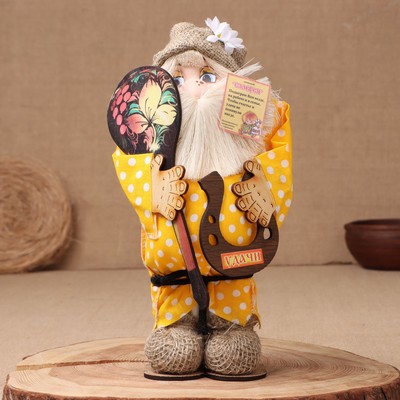 Фигурка - оберег «Домовой. Славуся в льняном колпаке, с ложкой и подковой», МИКС