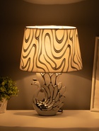 Лампа настольная с абажуром Е14 40 Вт "Павлин" белая с серебром 32х20х15 см - фото 803949083