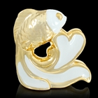 Сувенир "Рыбка с сердцем бело-золотая" 12,5х12х5,5 см - Фото 1