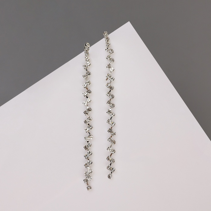 Серьги висячие со стразами Princess дорожка утончённая, белые в серебре,8 см - Фото 1