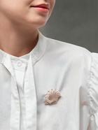 Брошь «Бабочки в жемчужном венке», цвет белый в розовом золоте - Фото 2