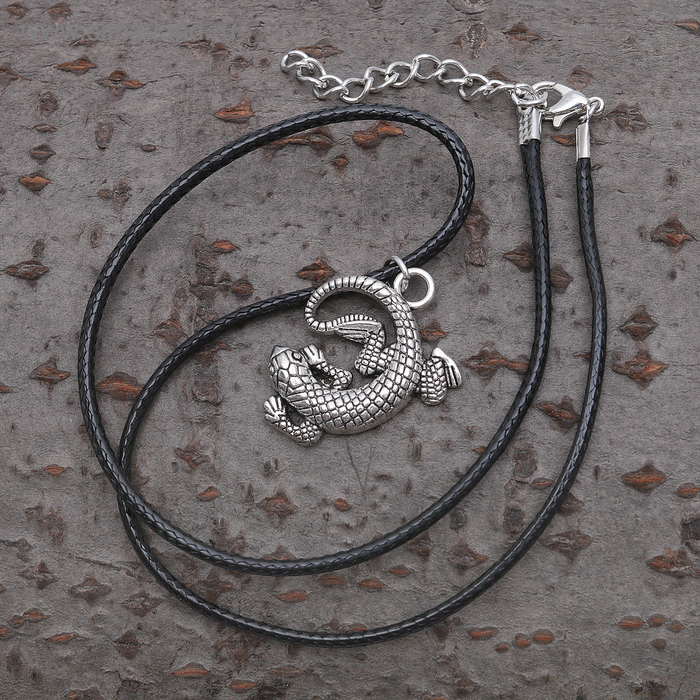 Кулон на шнурке «Ящерица», цвет чернёное серебро на чёрном шнурке, 40 см - Фото 1